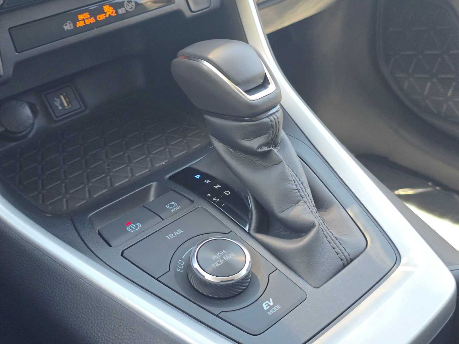 2025 Toyota RAV4 Hybrid XLE Premium