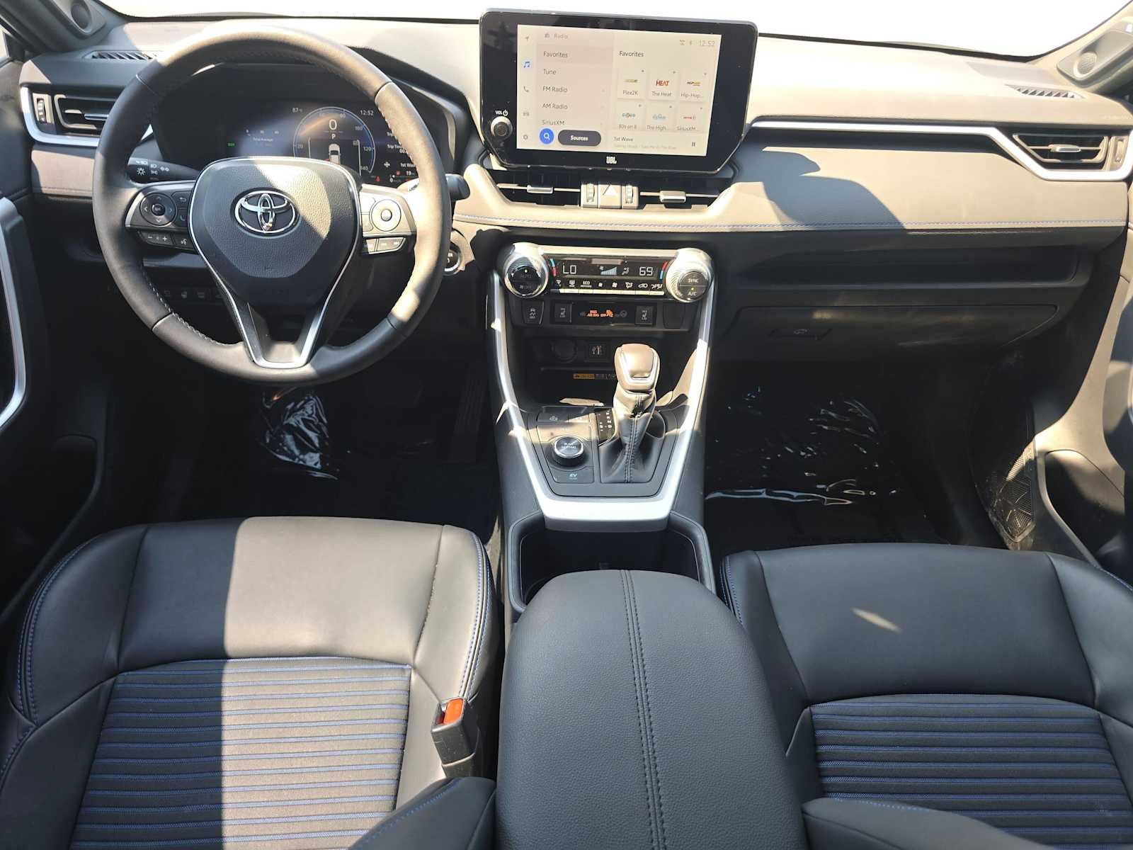 2025 Toyota RAV4 Hybrid XSE