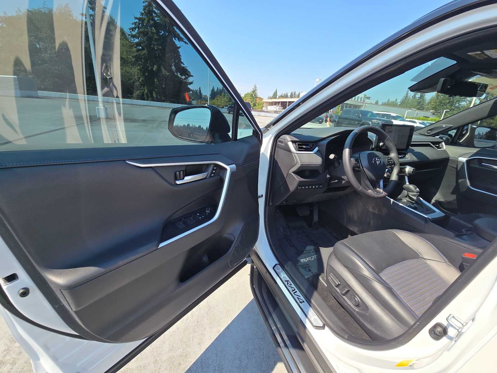 2025 Toyota RAV4 Hybrid XSE
