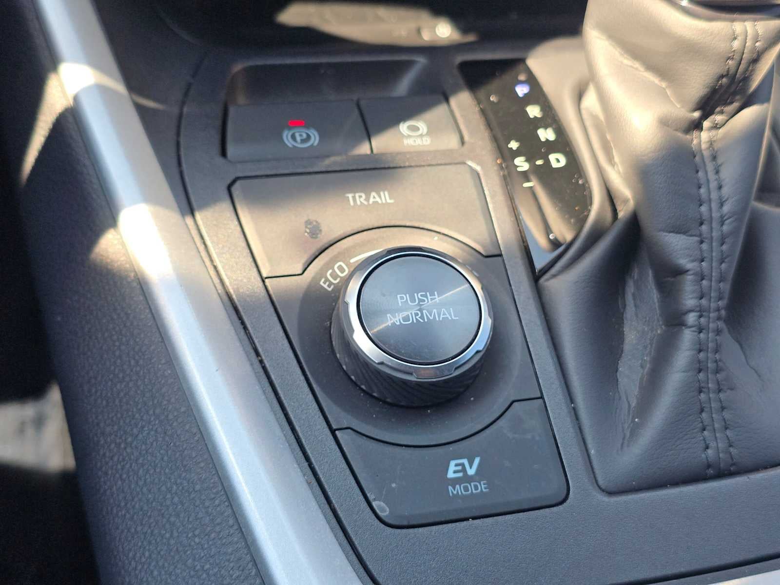 2025 Toyota RAV4 Hybrid XSE