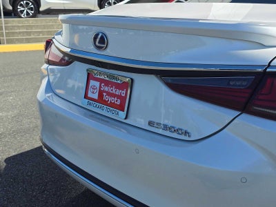 2021 Lexus ES 300h Luxury