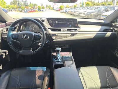 2021 Lexus ES 300h Luxury