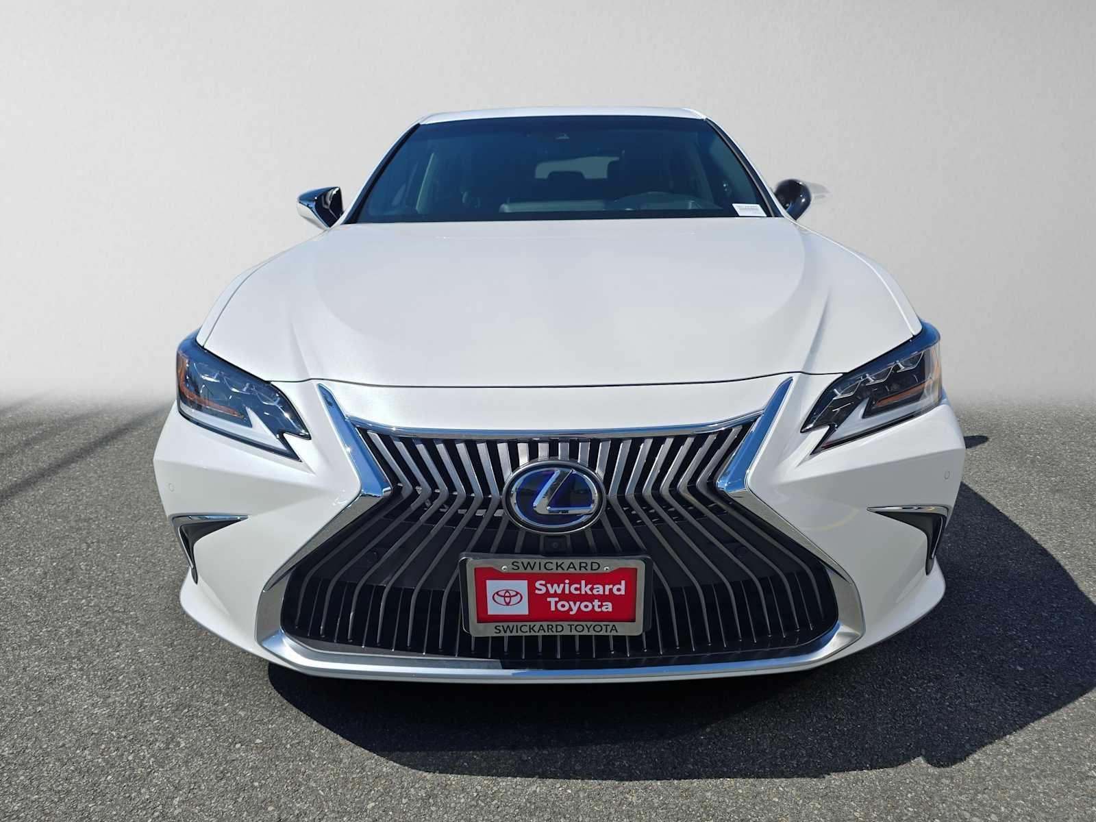 2021 Lexus ES 300h Luxury