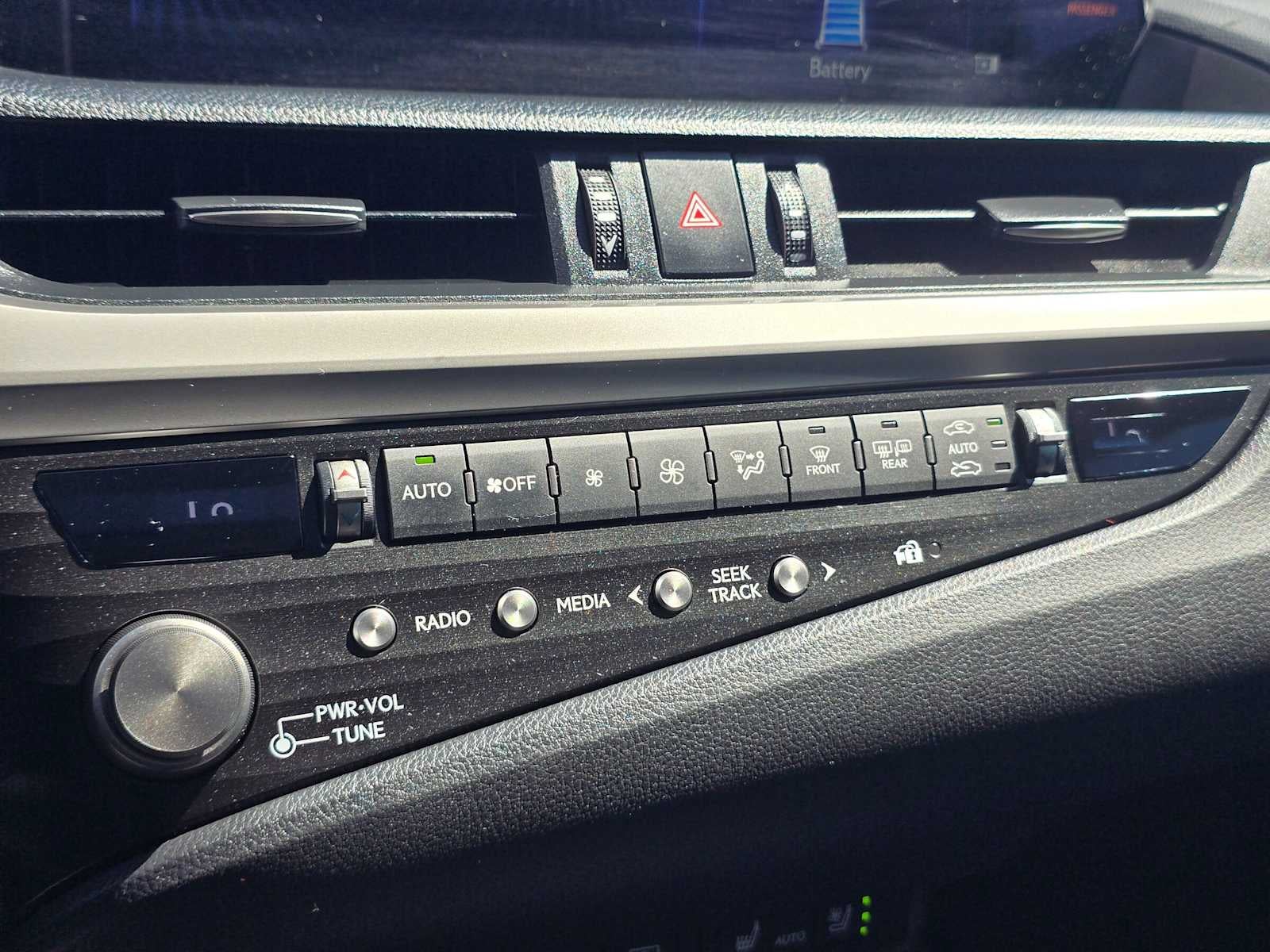 2021 Lexus ES 300h Luxury