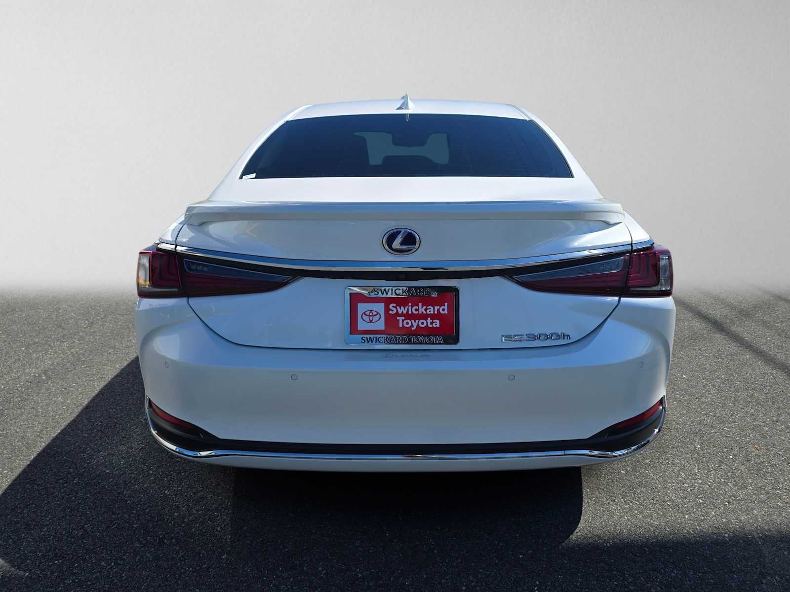 2021 Lexus ES 300h Luxury