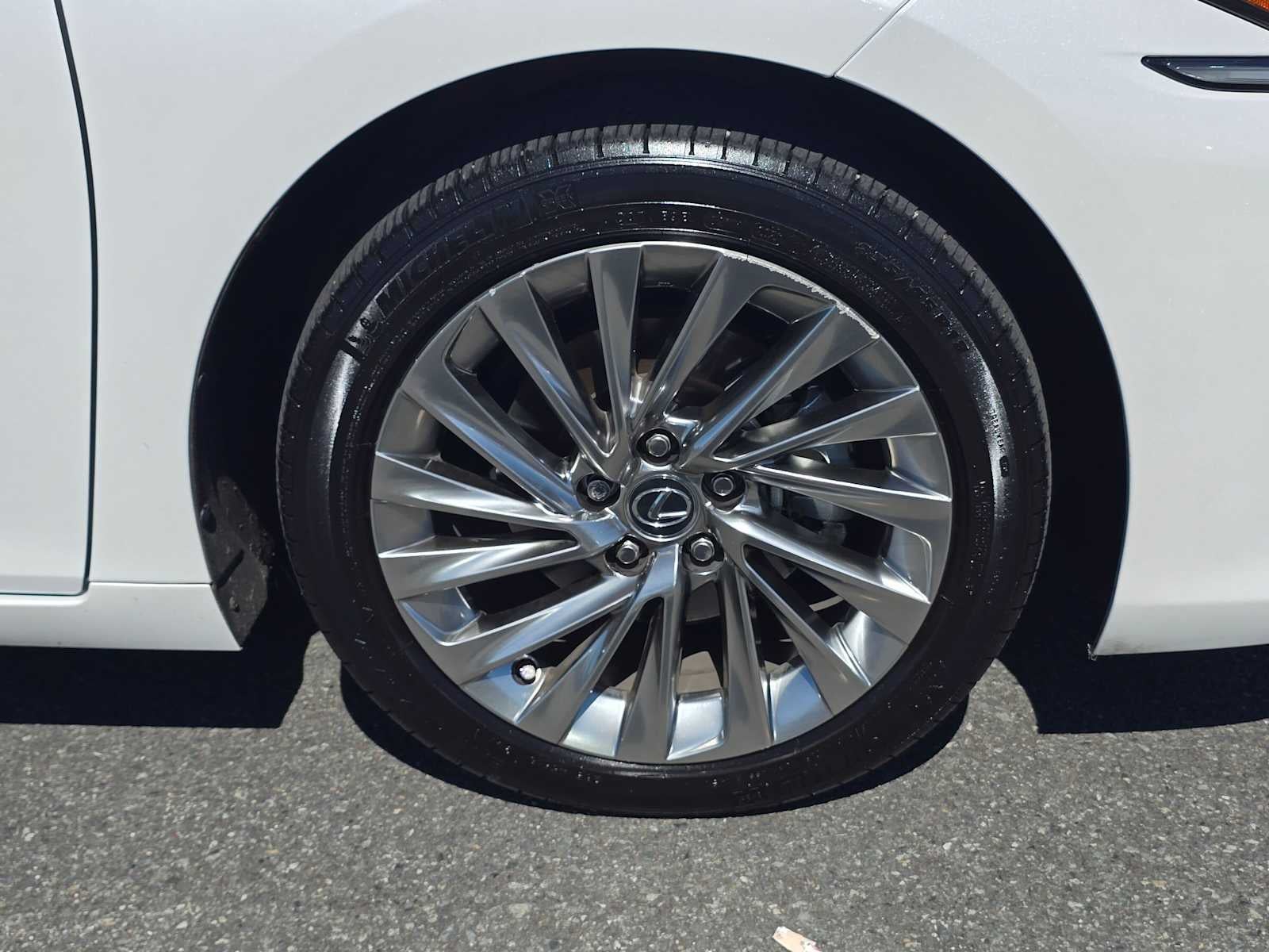 2021 Lexus ES 300h Luxury