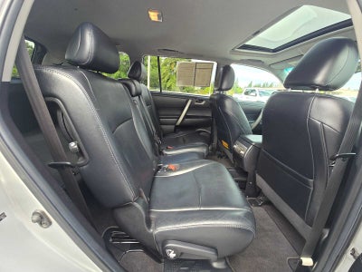2011 Toyota Highlander SE