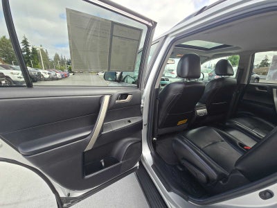 2011 Toyota Highlander SE