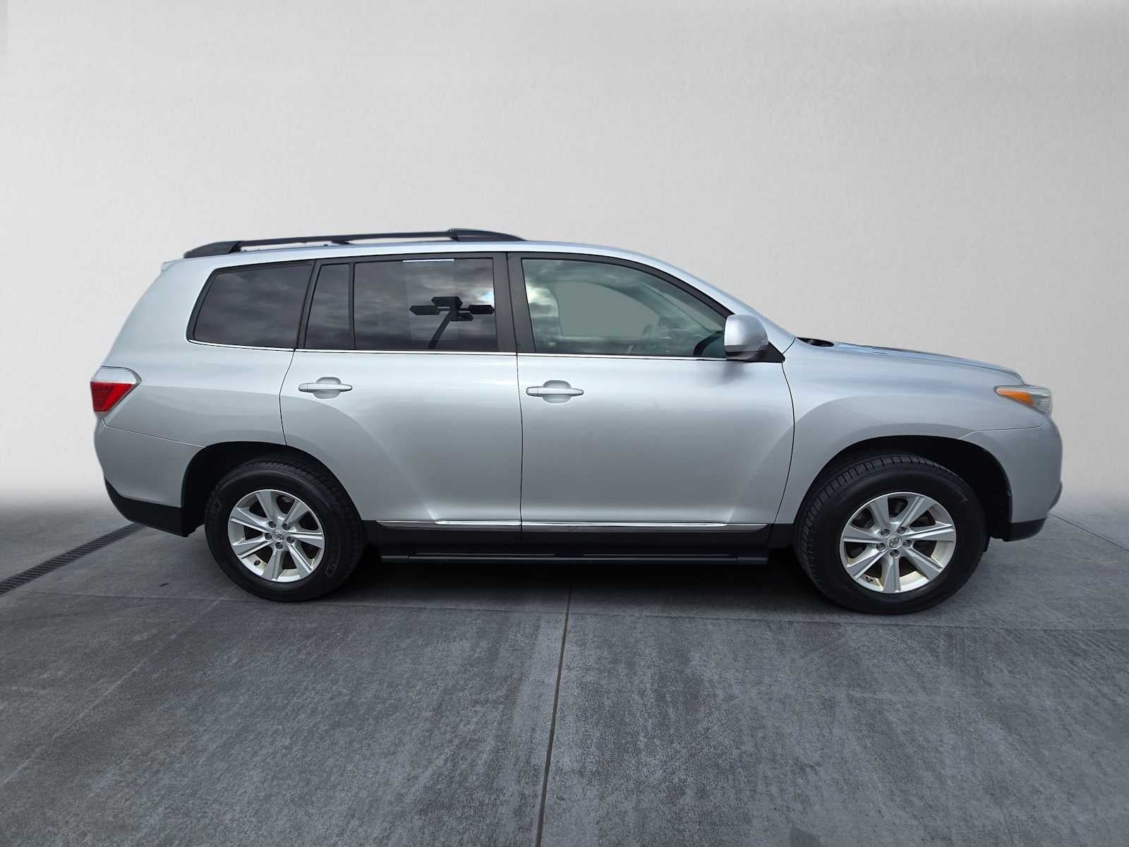 2011 Toyota Highlander SE