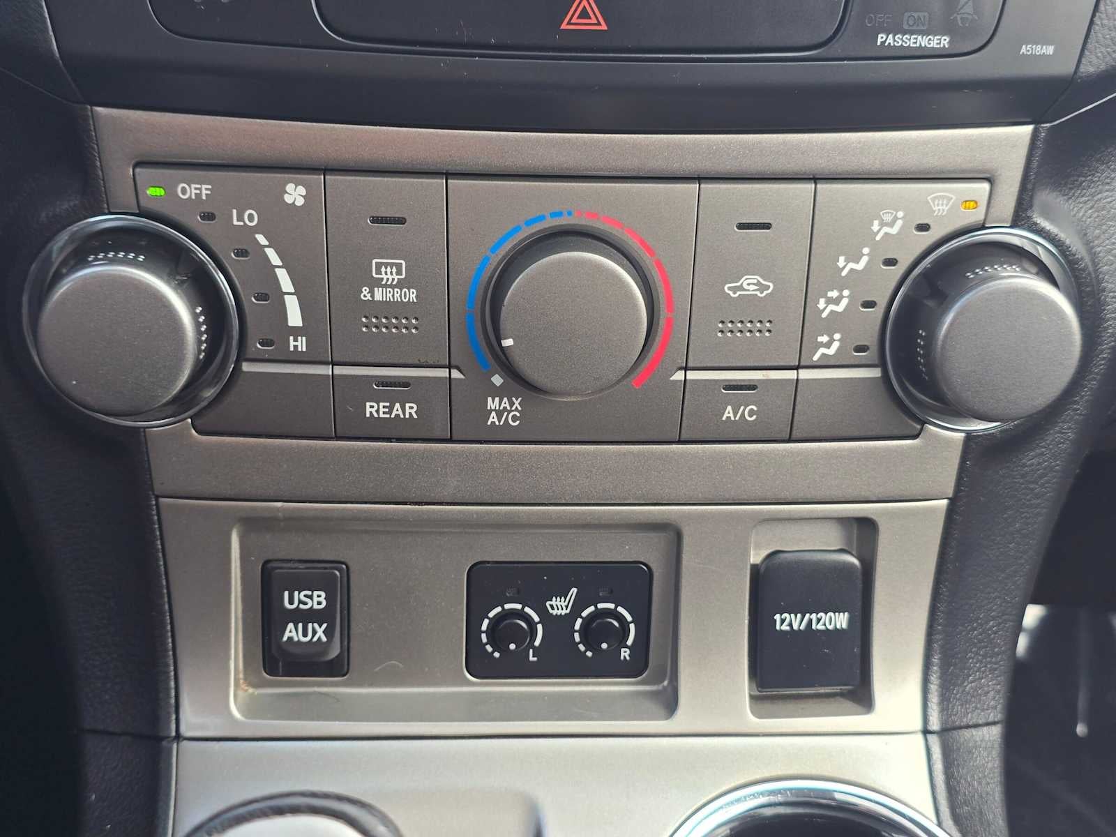 2011 Toyota Highlander SE