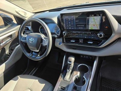 2022 Toyota Highlander Hybrid Platinum