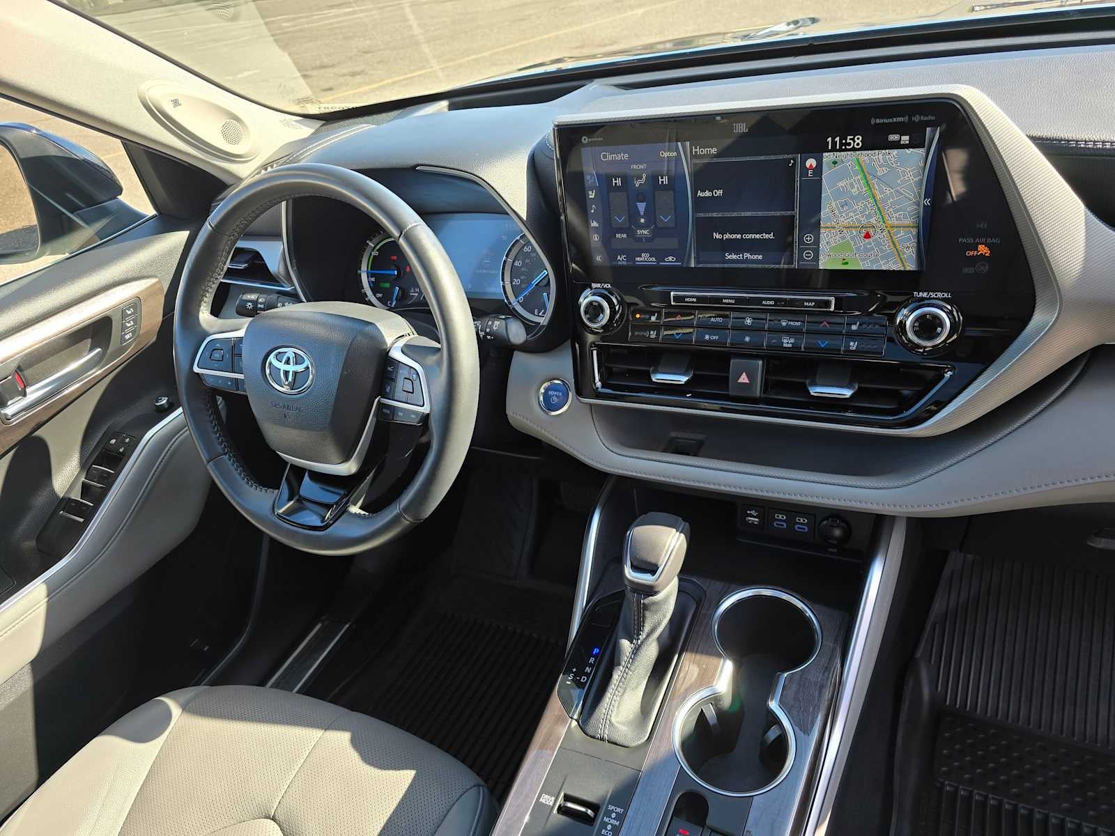 2022 Toyota Highlander Hybrid Platinum