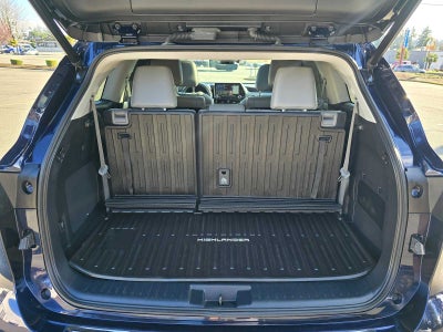 2022 Toyota Highlander Hybrid Platinum