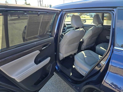 2022 Toyota Highlander Hybrid Platinum