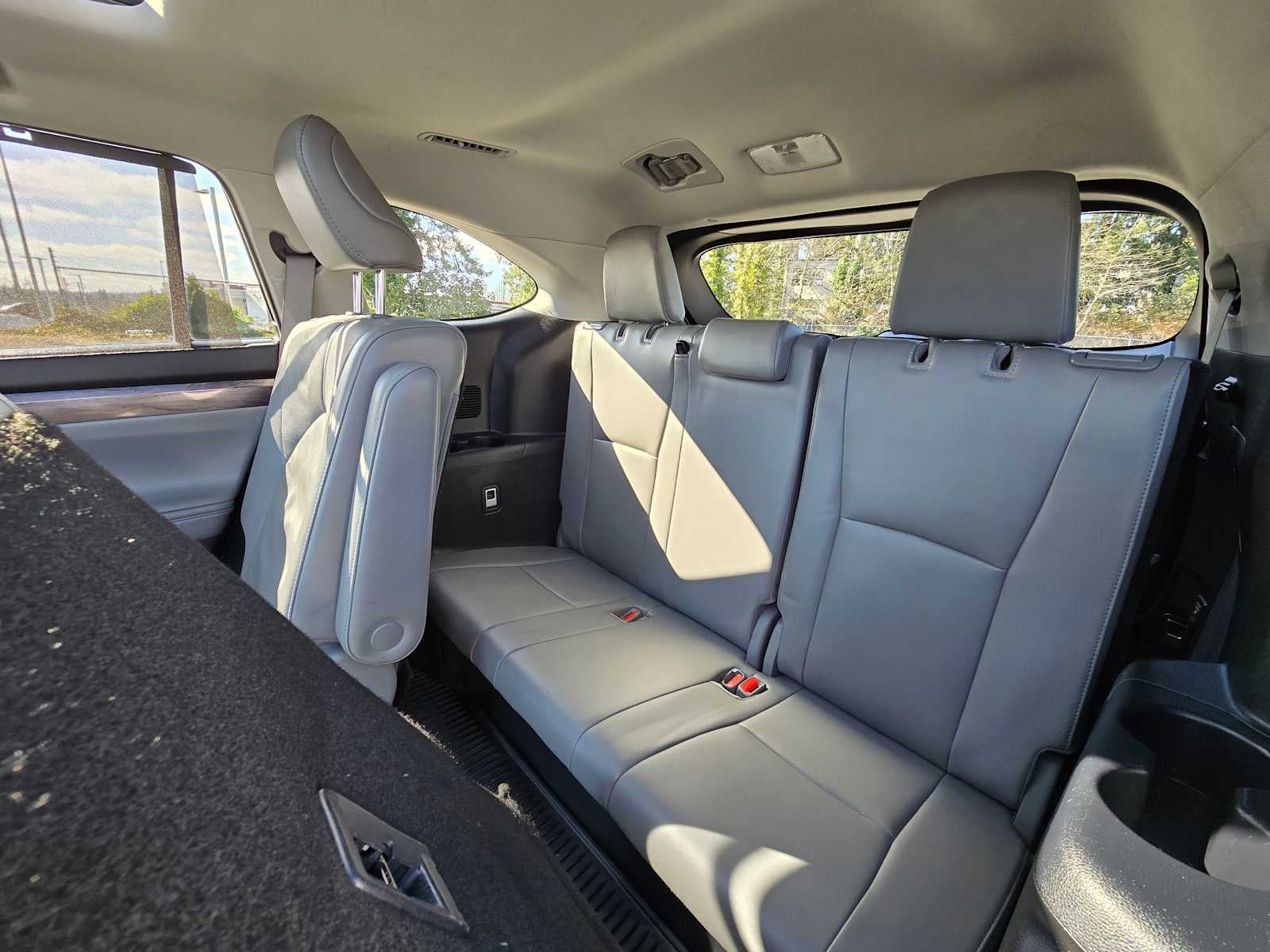 2022 Toyota Highlander Hybrid Platinum