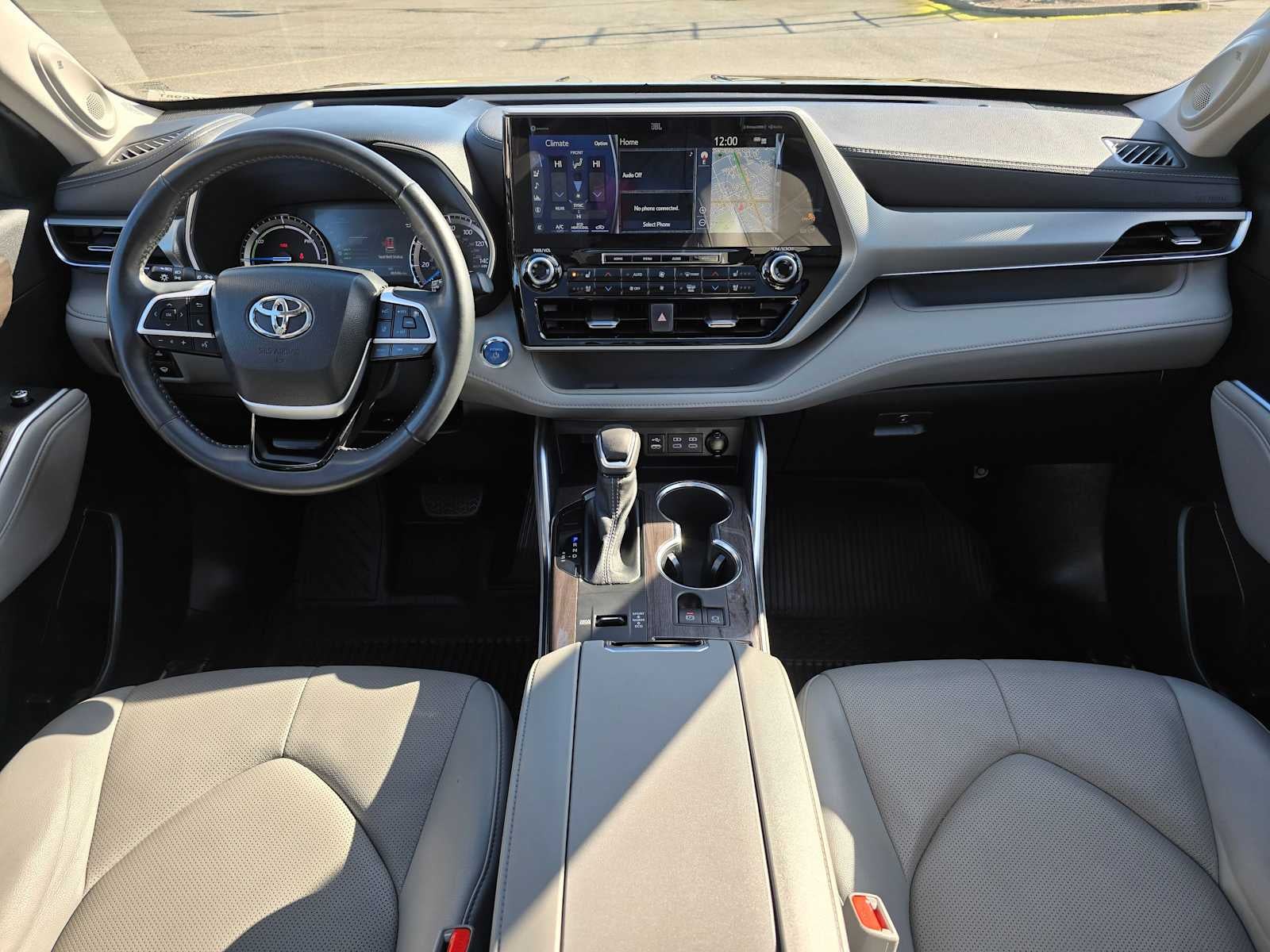 2022 Toyota Highlander Hybrid Platinum