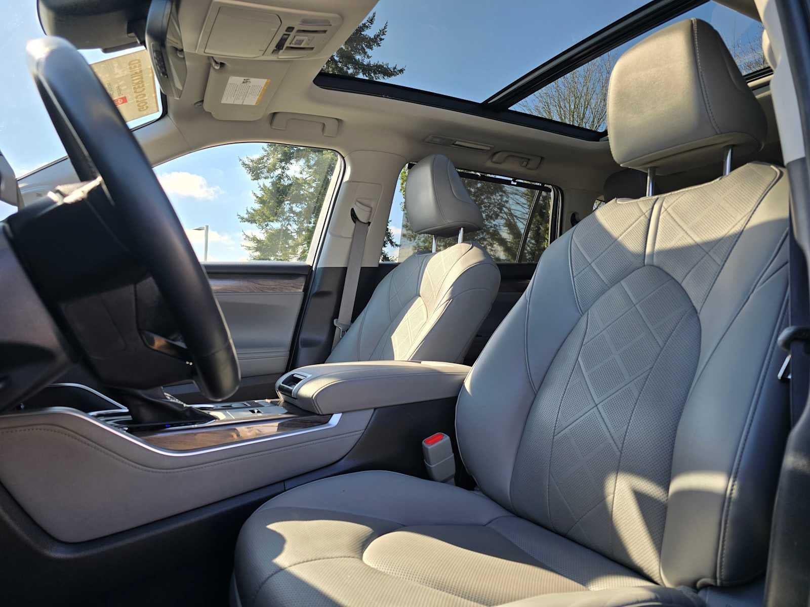 2022 Toyota Highlander Hybrid Platinum