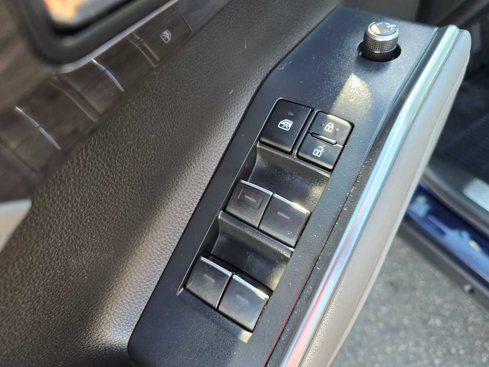 2022 Toyota Highlander Hybrid Platinum