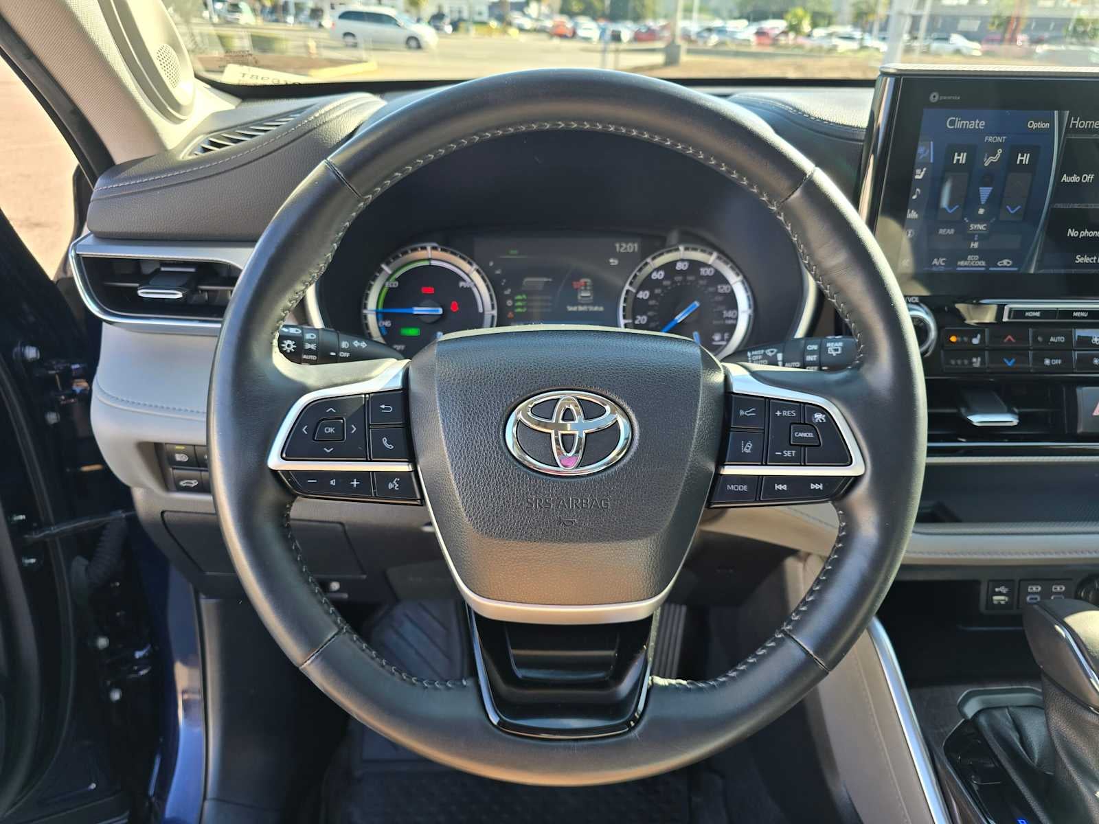 2022 Toyota Highlander Hybrid Platinum