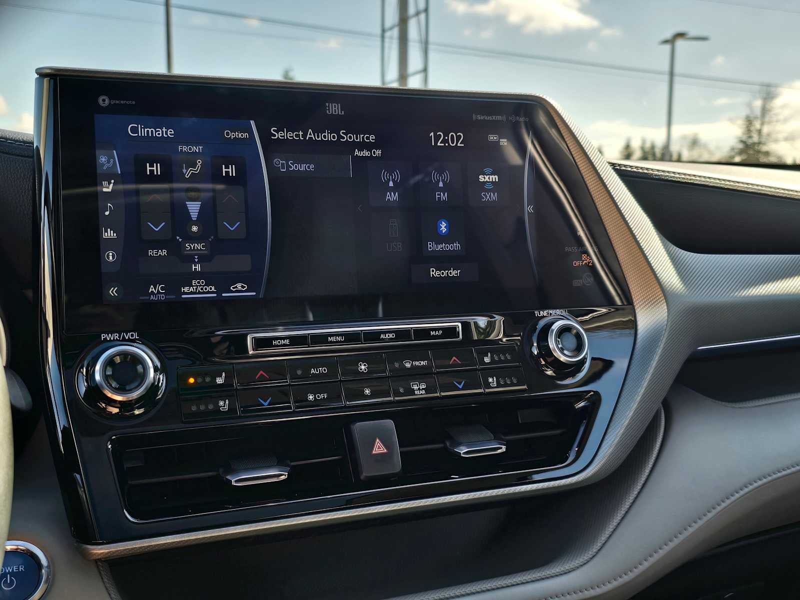 2022 Toyota Highlander Hybrid Platinum