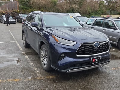 2022 Toyota Highlander Hybrid Platinum