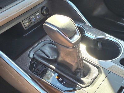 2022 Toyota Highlander Hybrid Platinum