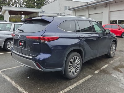 2022 Toyota Highlander Hybrid Platinum
