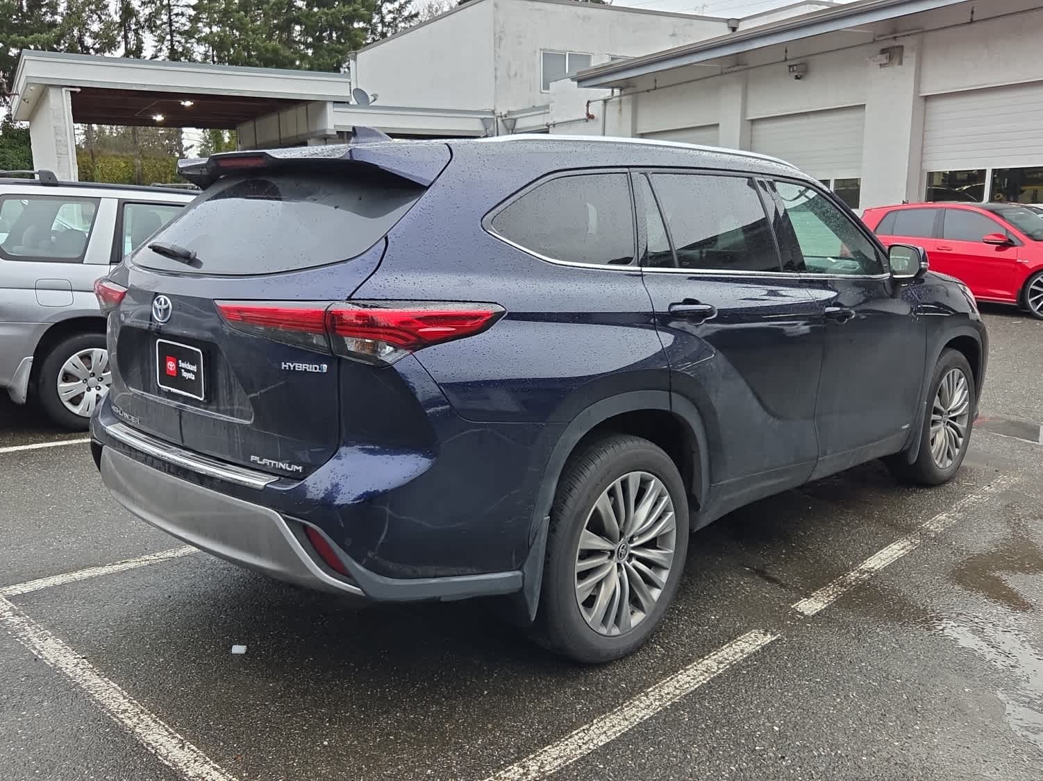 2022 Toyota Highlander Hybrid Platinum