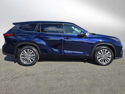 2022 Toyota Highlander Hybrid Platinum
