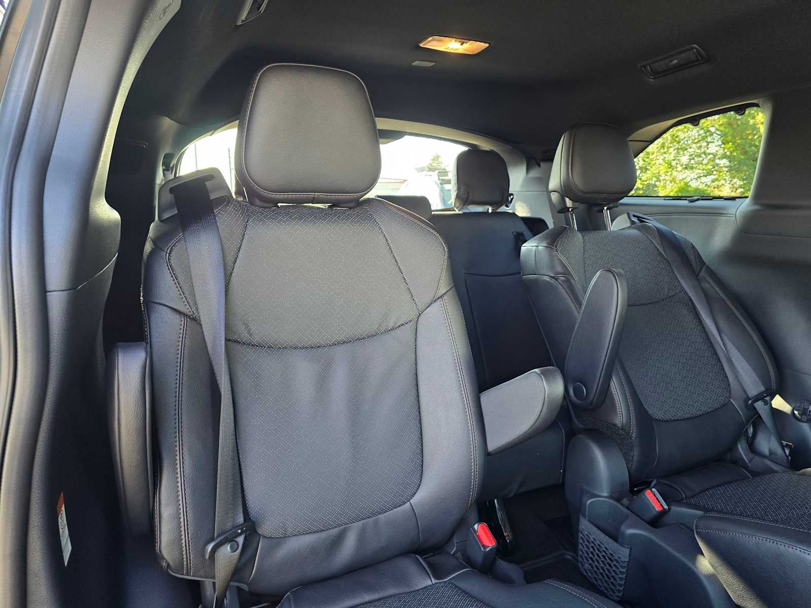 2025 Toyota Sienna Platinum