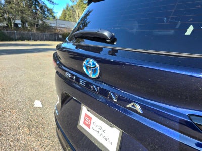 2025 Toyota Sienna Platinum