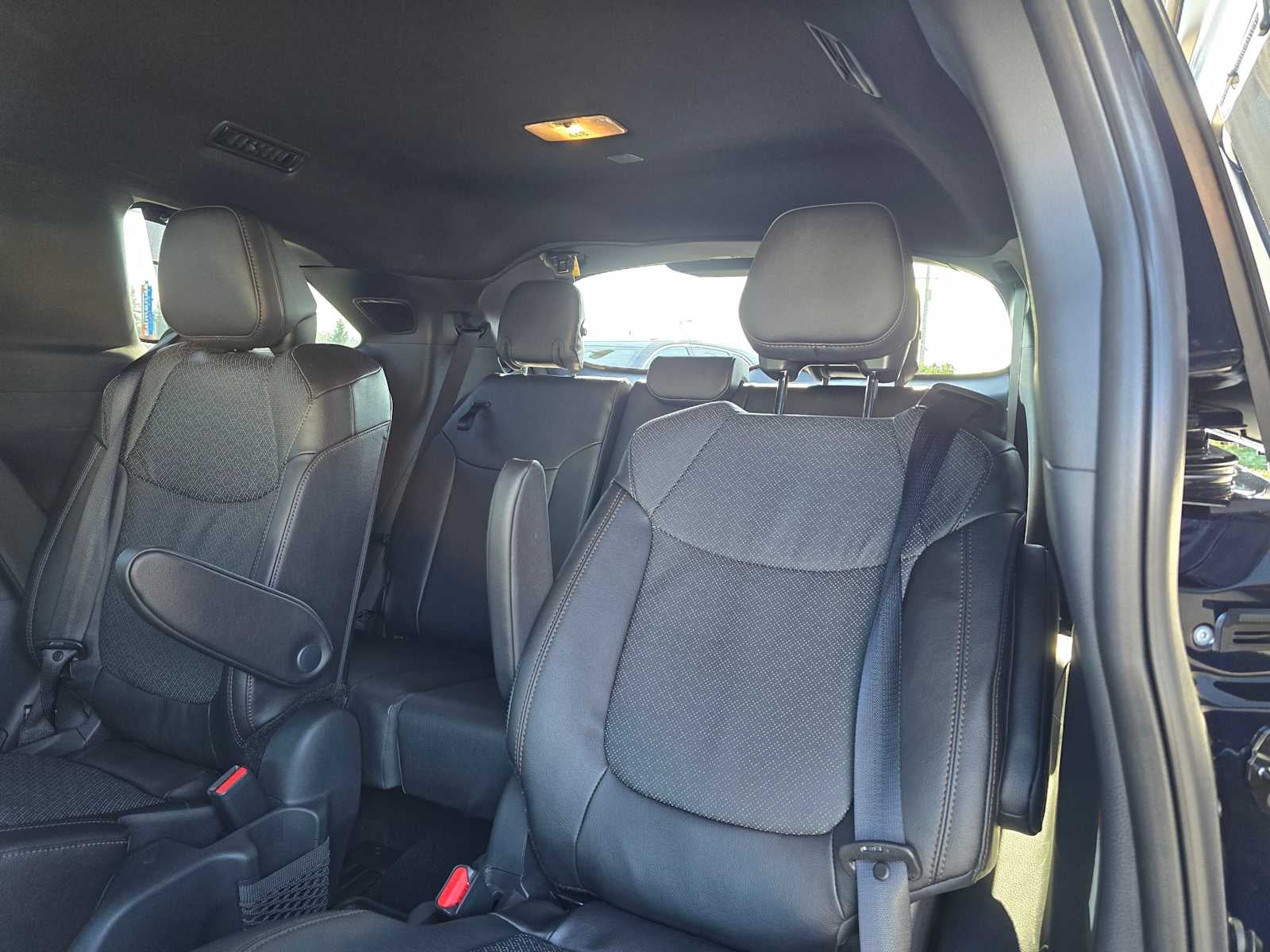 2025 Toyota Sienna Platinum