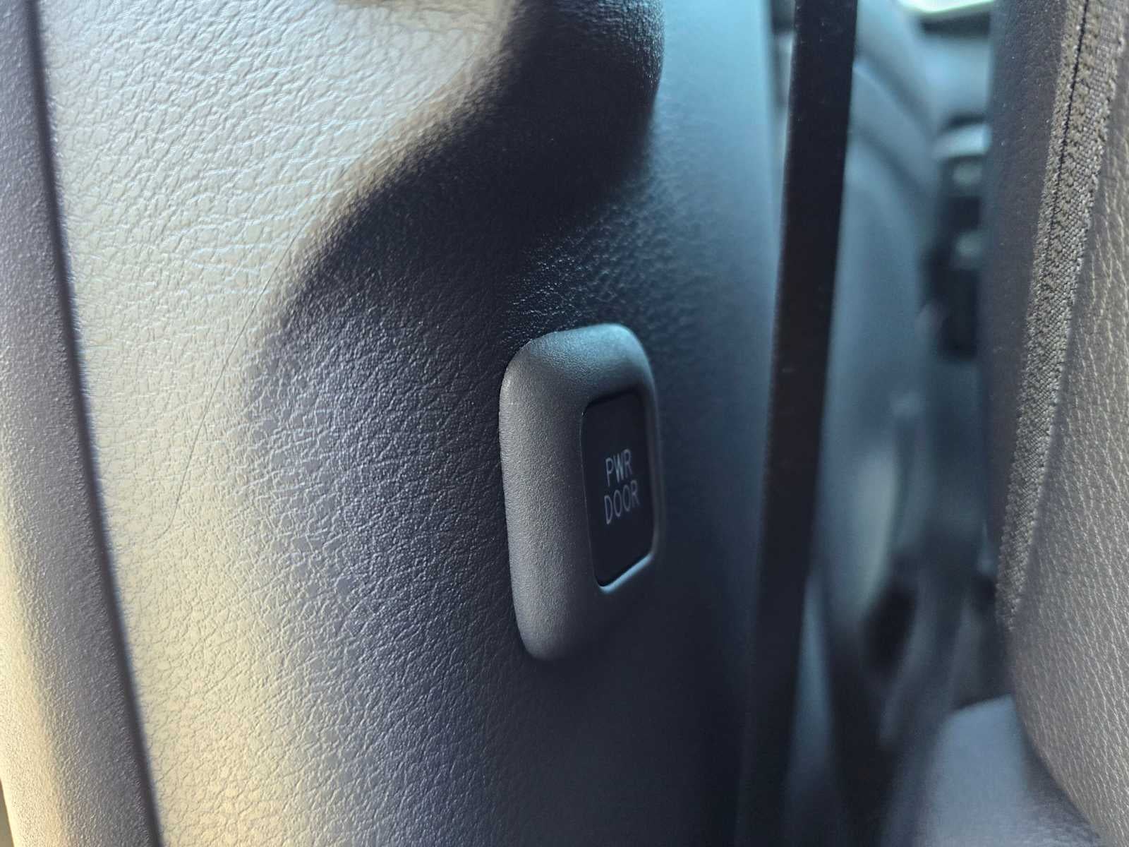 2025 Toyota Sienna Platinum