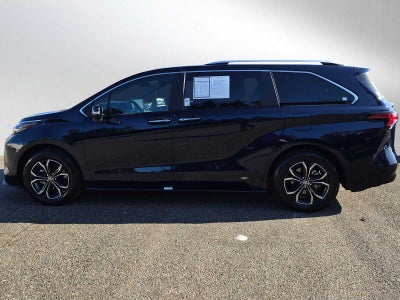 2025 Toyota Sienna Platinum