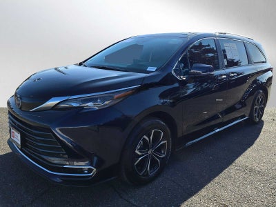2025 Toyota Sienna Platinum