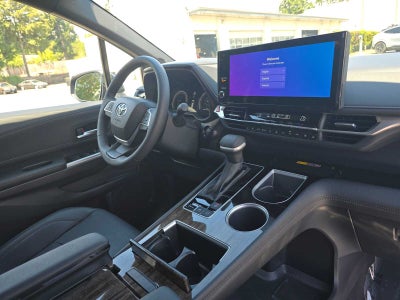 2025 Toyota Sienna Platinum