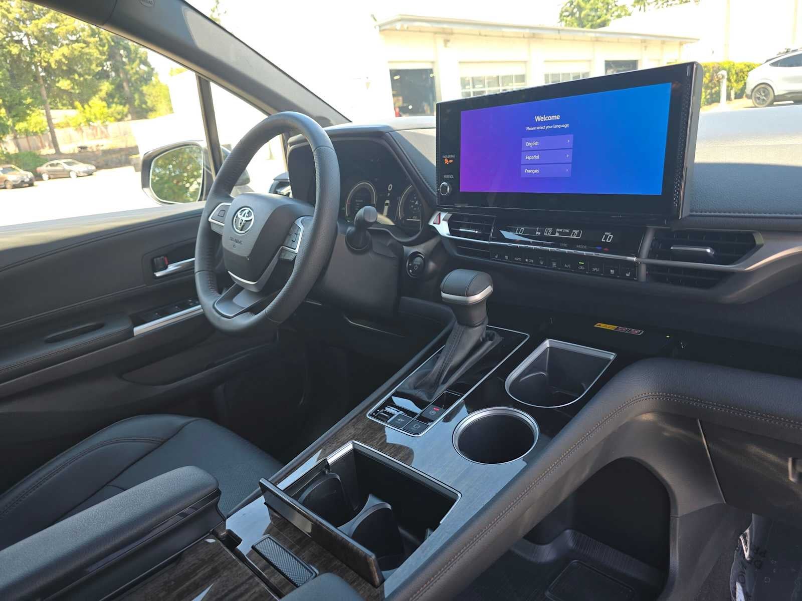 2025 Toyota Sienna Platinum