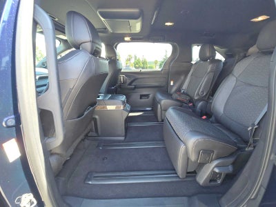 2025 Toyota Sienna Platinum
