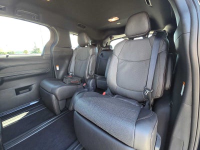 2025 Toyota Sienna Platinum