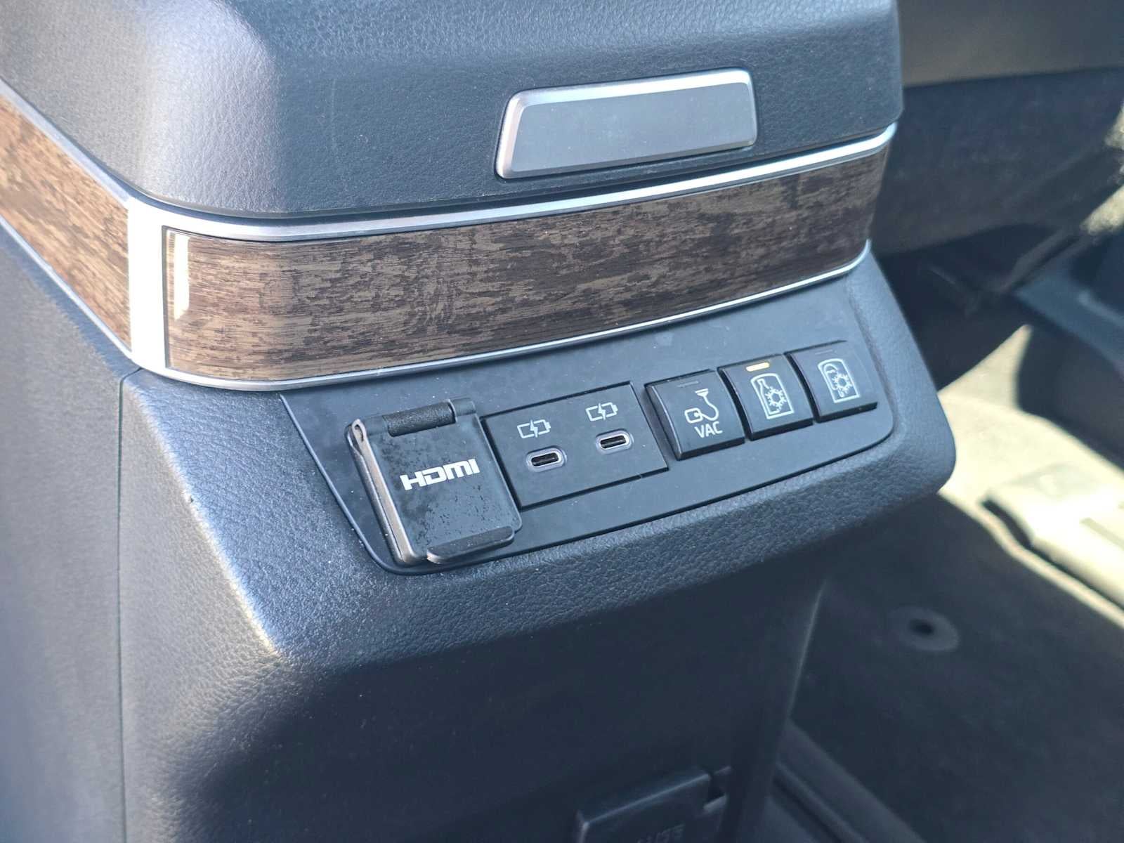 2025 Toyota Sienna Platinum