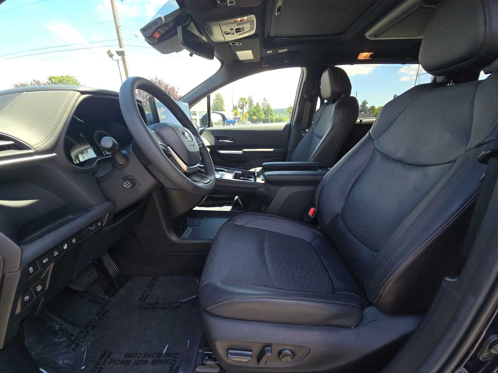 2025 Toyota Sienna Platinum