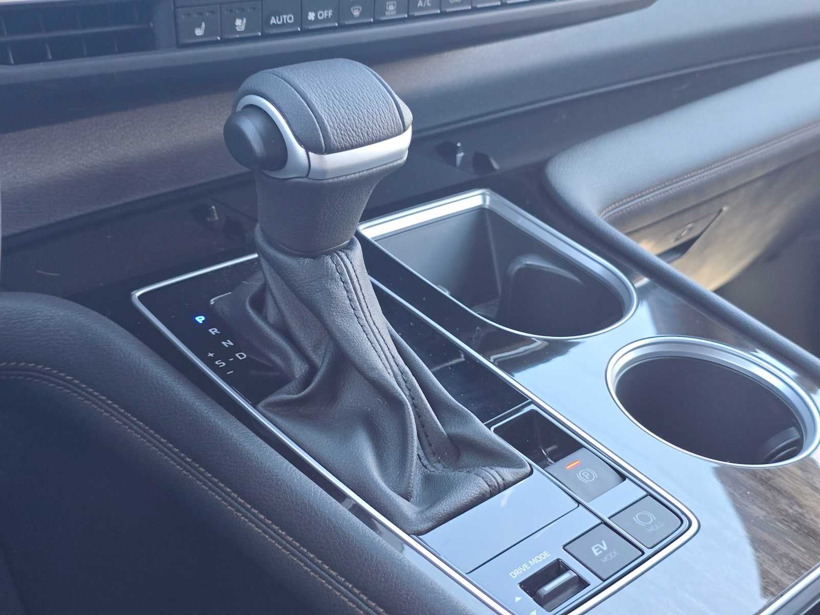 2025 Toyota Sienna Platinum