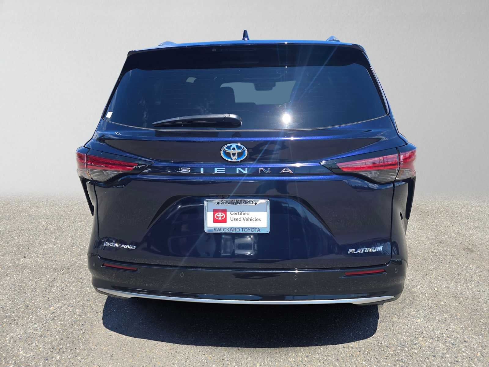 2025 Toyota Sienna Platinum