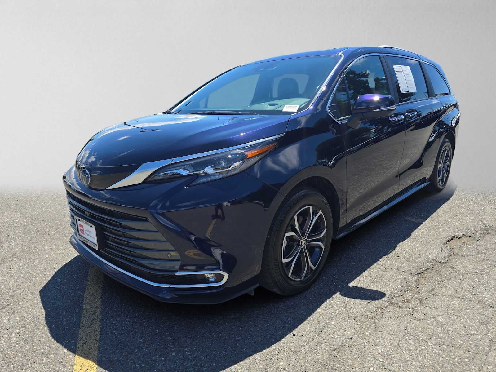 2025 Toyota Sienna Platinum