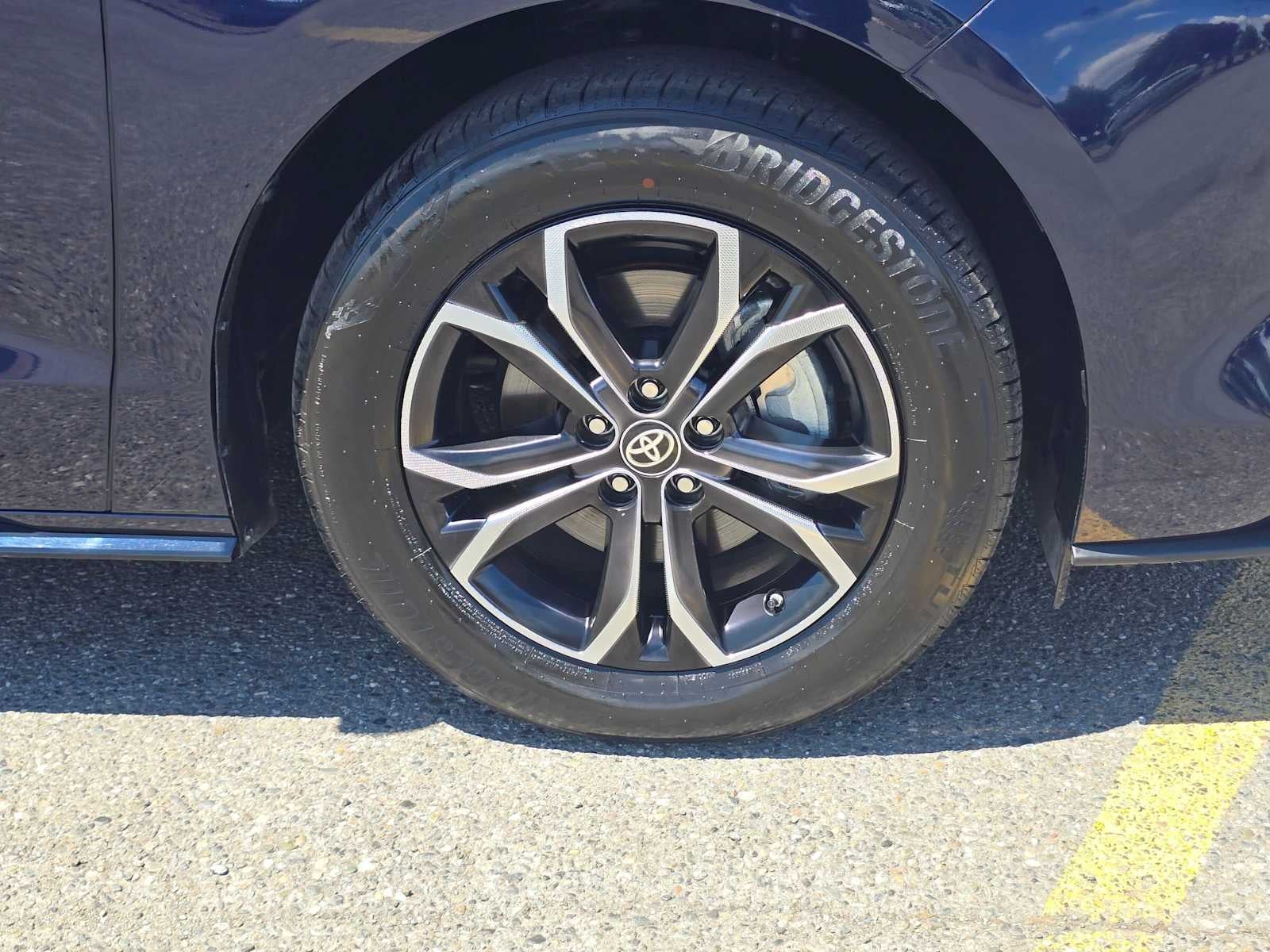 2025 Toyota Sienna Platinum