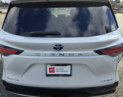 2025 Toyota Sienna Platinum