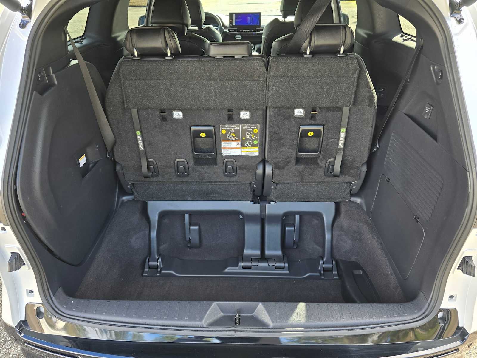 2025 Toyota Sienna Platinum