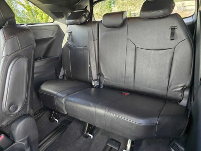 2025 Toyota Sienna Platinum