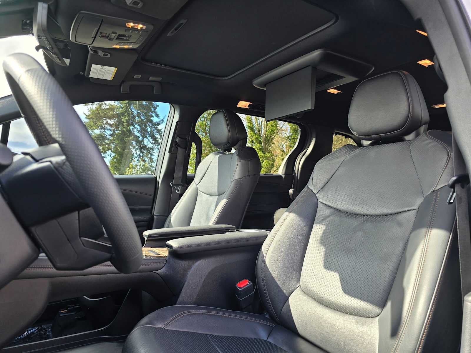 2025 Toyota Sienna Platinum