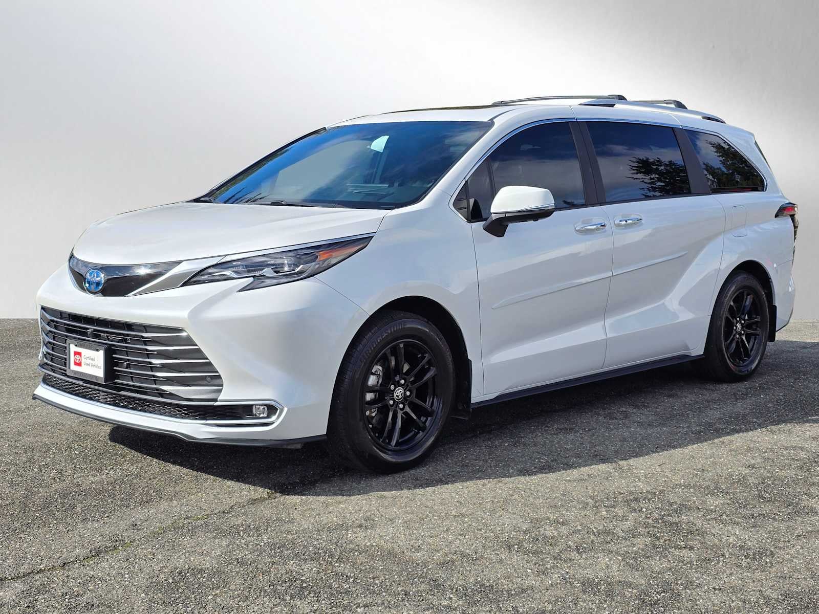 2025 Toyota Sienna Platinum